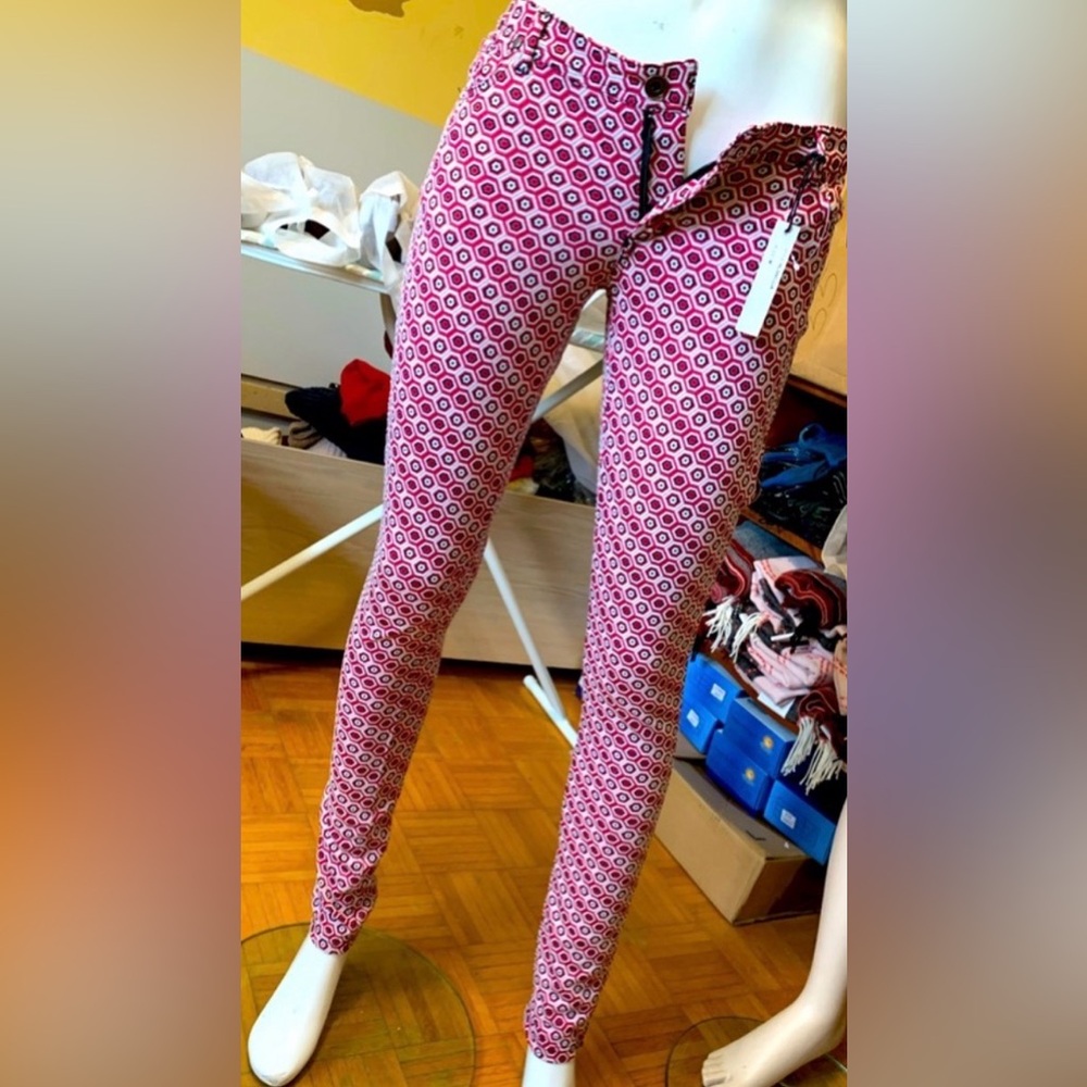 Stylish Pink Geo-Print Skinny Pants
